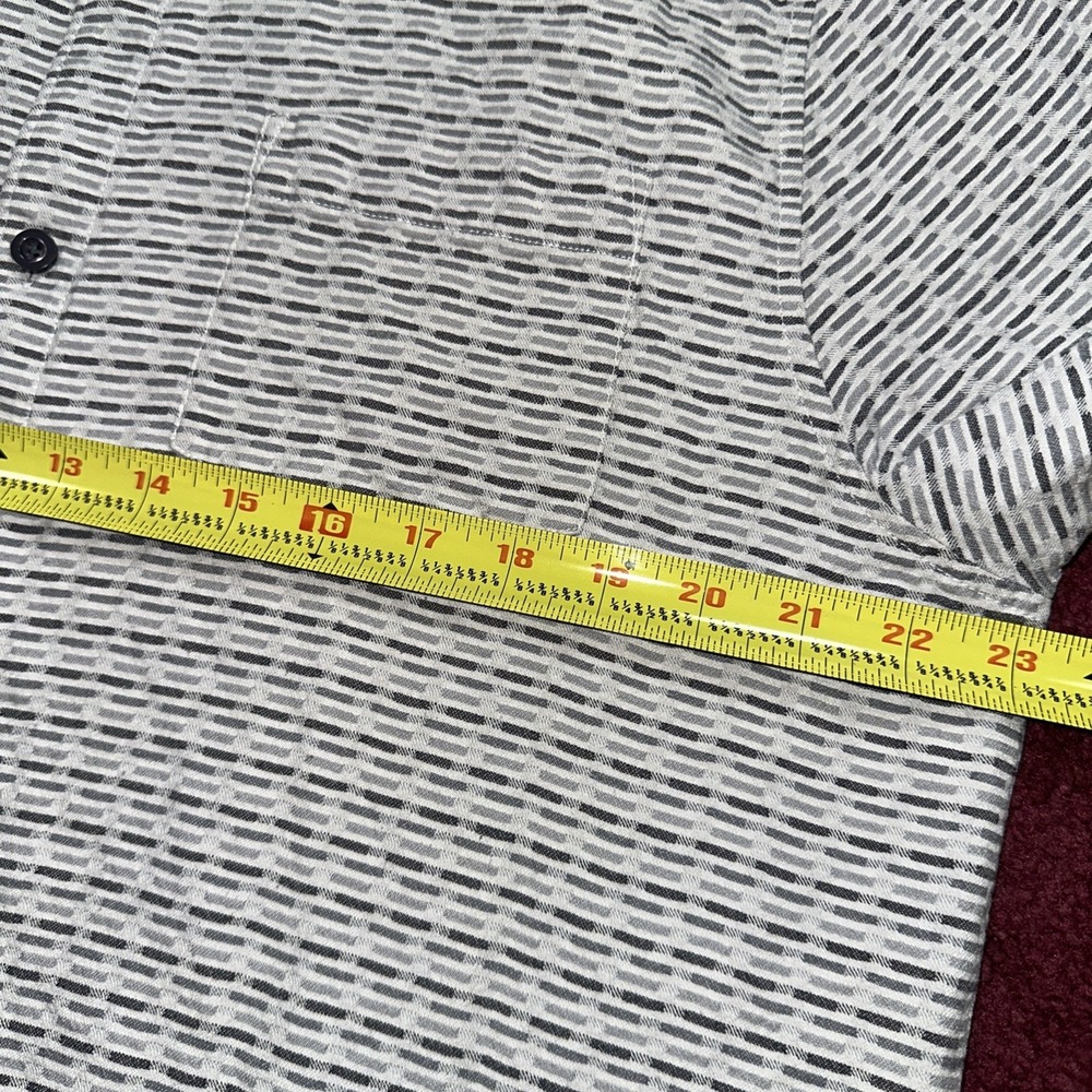 Tommy Bahama 100% Silk Shirt Large Short Sleeve Button Up Shirt Geometric - Picture 5 of 7
